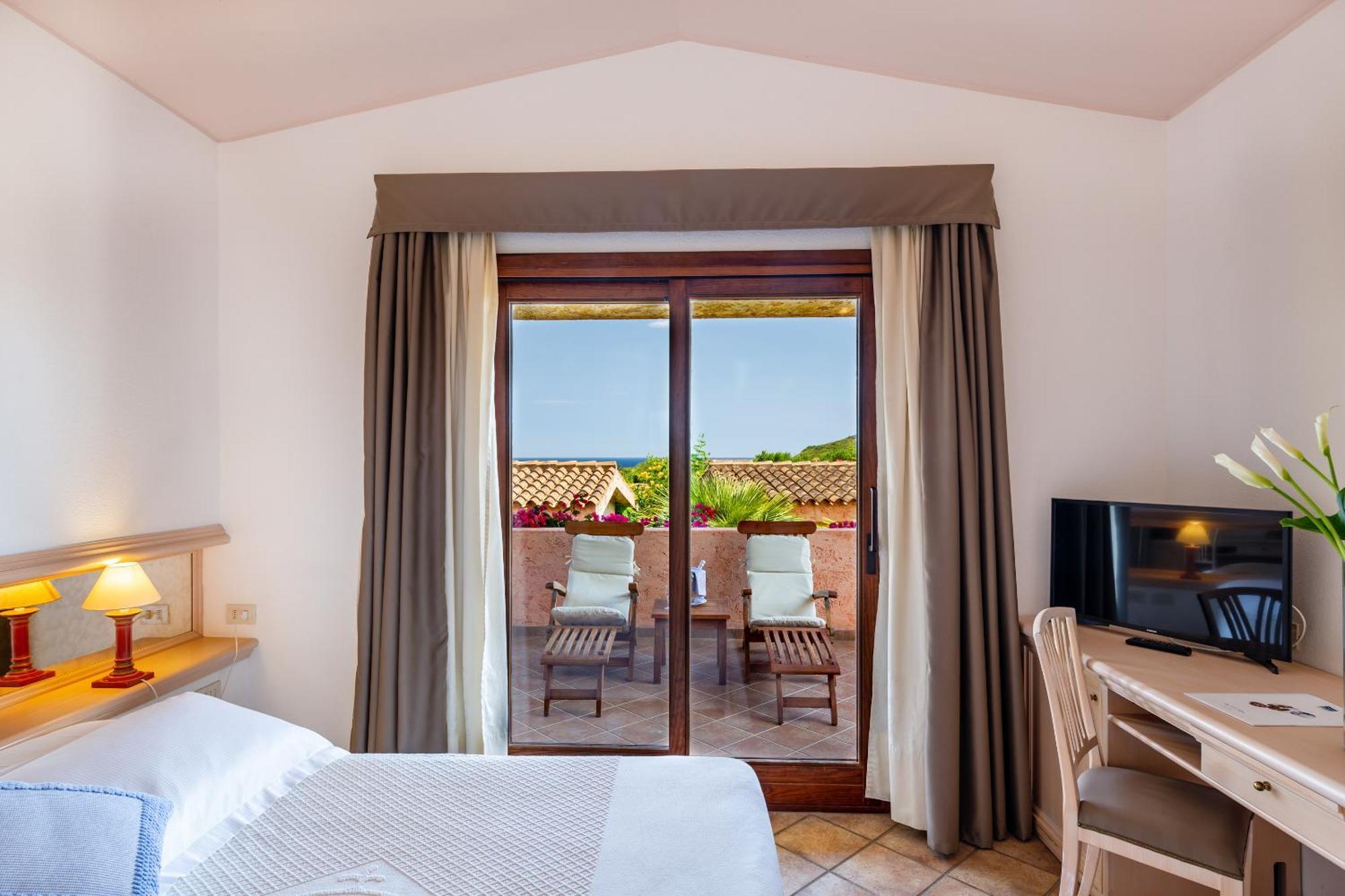 Sant'Elmo Beach Hotel Castiadas Room photo