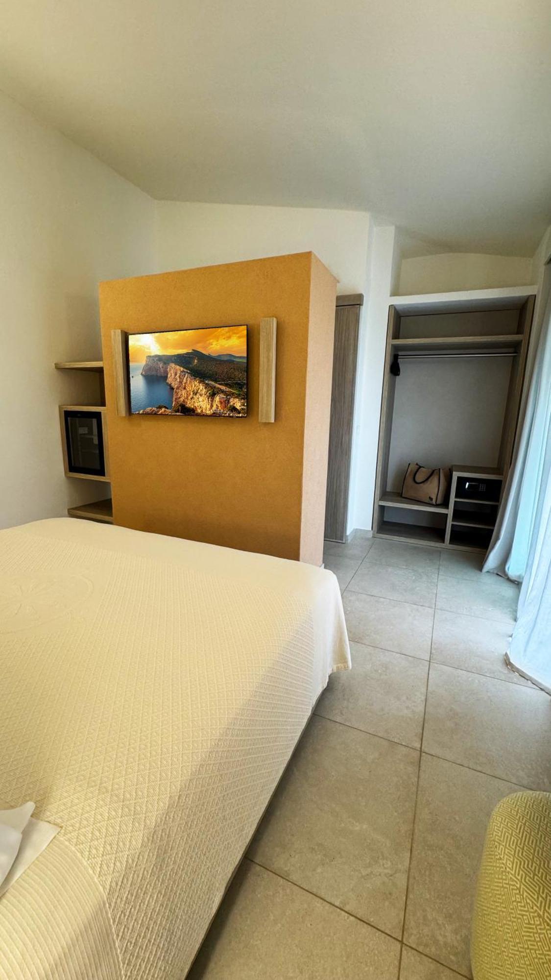 Sant'Elmo Beach Hotel Castiadas Room photo