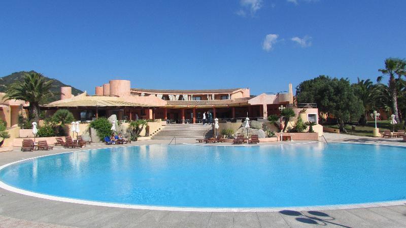 Sant'Elmo Beach Hotel Castiadas Exterior photo